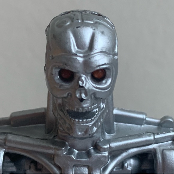 Vintage 1991 Techno-Punch T-800 Figure Terminator 2 Carolco Kenner - Picture 2 of 9